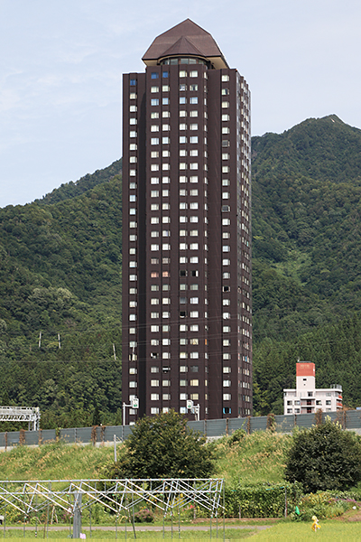 ヴィクトリアタワー湯沢