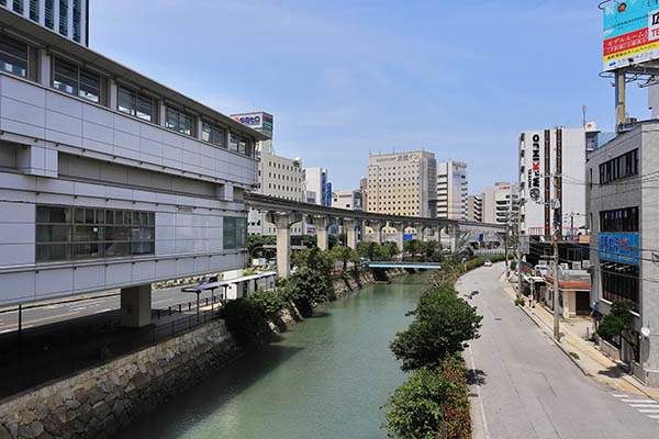 沖縄セルラーフォレストビル