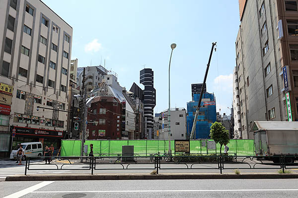 アパホテル〈東新宿 歌舞伎町タワー〉