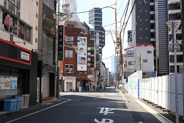 アパホテル〈東新宿 歌舞伎町タワー〉