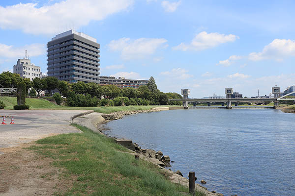 岡山県警察本部庁舎