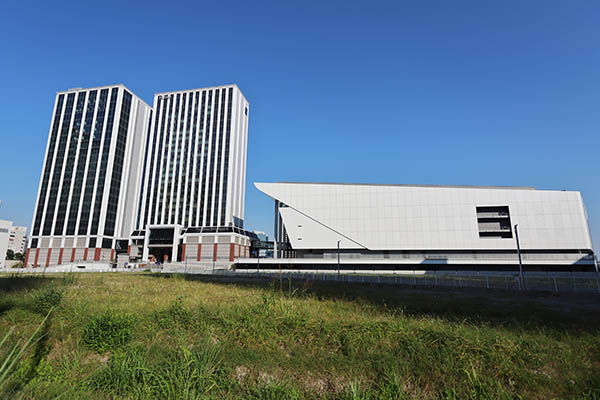 ミュージックテラス（Kアリーナ横浜、ヒルトン横浜、Kタワー横浜）