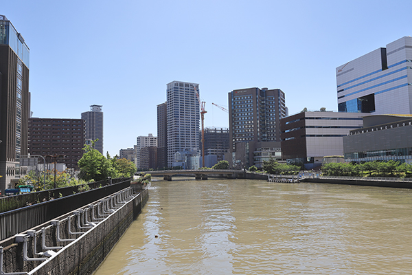 Nakanoshima Qross（中之島クロス）